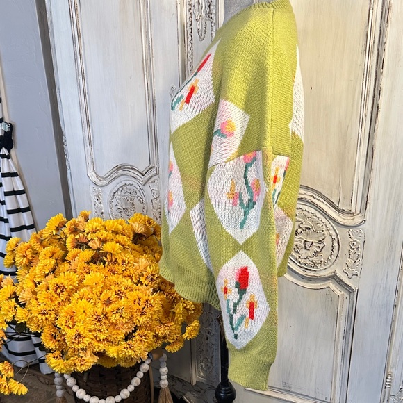 Zaful Lime Green Floral Argyle Crewneck Sweater - Picture 6 of 10